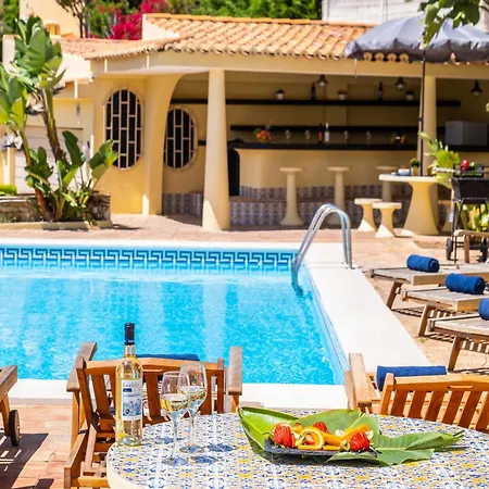 Villa In Albufeira Near Beaches And Nightlife * Albufeira