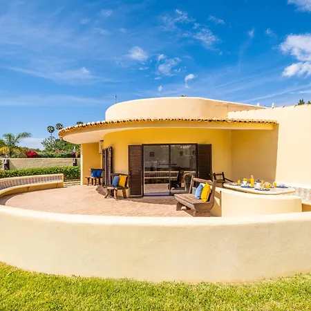 Villa In Albufeira Near Beaches And Nightlife