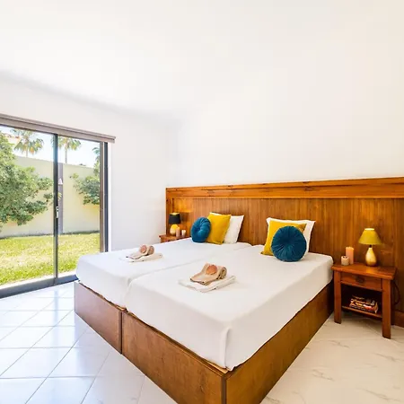 Villa Villa In Albufeira Near Beaches And Nightlife