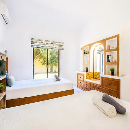 Villa In Albufeira Near Beaches And Nightlife Villa *