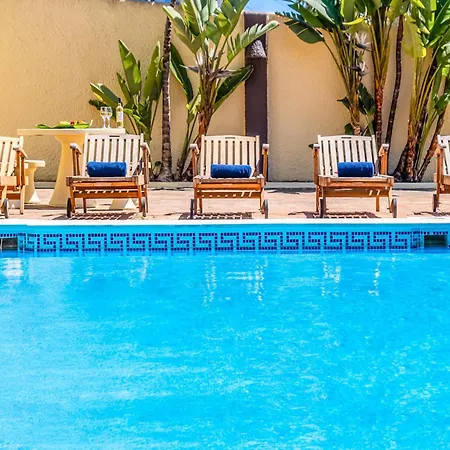 Villa In Albufeira Near Beaches And Nightlife