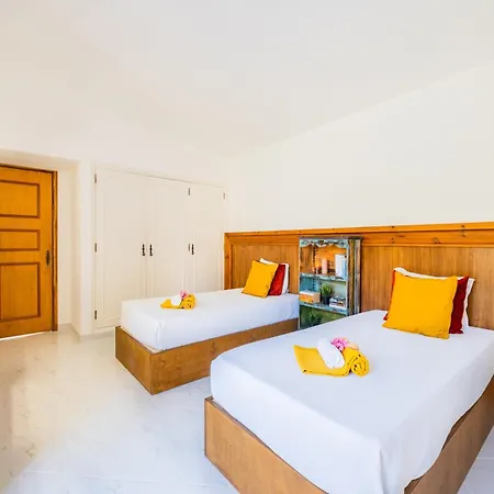 Villa In Albufeira Near Beaches And Nightlife * Albufeira