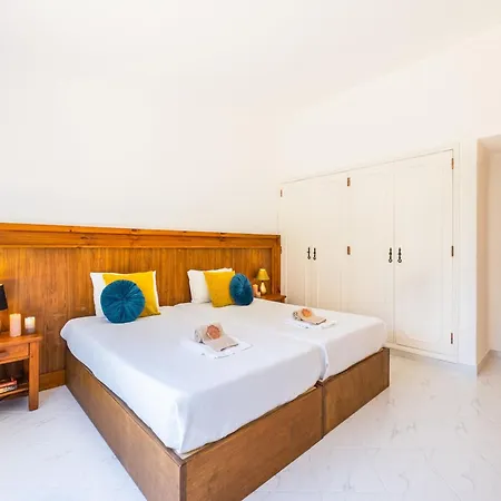 Villa In Albufeira Near Beaches And Nightlife Albufeira