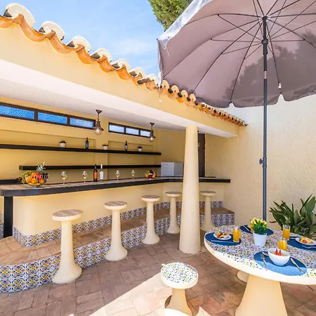 Villa Villa In Albufeira Near Beaches And Nightlife *