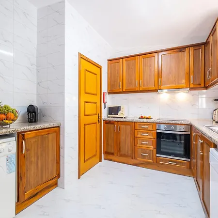Villa In Albufeira Near Beaches And Nightlife *